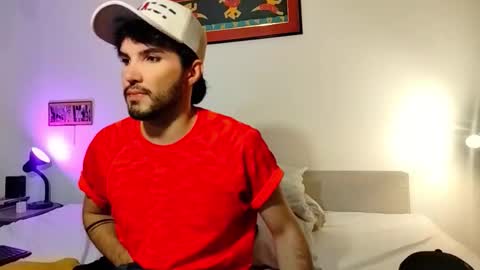 Snapshot of camilosaennz chatting on 04.29.26 camilo online show from 04.29.26