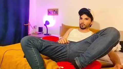 Snapshot of camilosaennz chatting on 04.30.26 camilo online show from 04.30.26