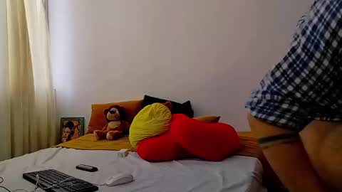 Snapshot of camilosaennz chatting on 05.11.26 camilo online show from 05.11.26