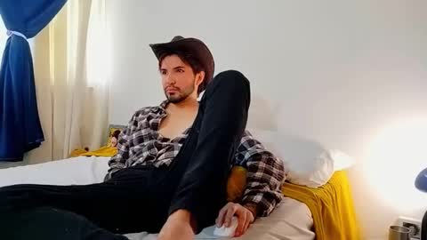Snapshot of camilosaennz chatting on 05.26.26 camilo online show from 05.26.26