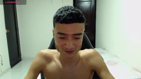 Snapshot of camiloyw2 chatting on 04.07.26 CAMILO online show from 04.07.26