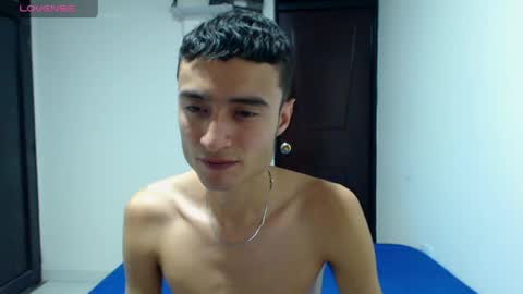 Snapshot of camiloyw2 chatting on 04.13.26 CAMILO online show from 04.13.26