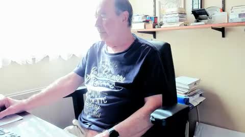 Snapshot of cammee chatting on 03.15.26 Cammee online show from 03.15.26