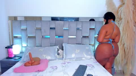 Snapshot of cammiila chatting on 05.04.26 Camila online show from 05.04.26