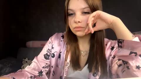 Snapshot of cammyalquicira chatting on 09.24.25 Vicky online show from 09.24.25