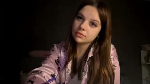 Snapshot of cammyalquicira chatting on 09.25.25 Vicky online show from 09.25.25