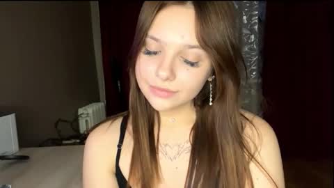 Snapshot of cammyalquicira chatting on 10.12.25 Vicky online show from 10.12.25
