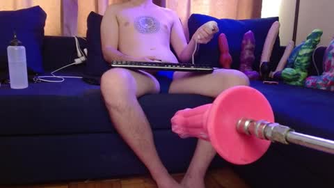 Snapshot of camzlut4u chatting on 02.22.25 mark the Slut online show from 02.22.25