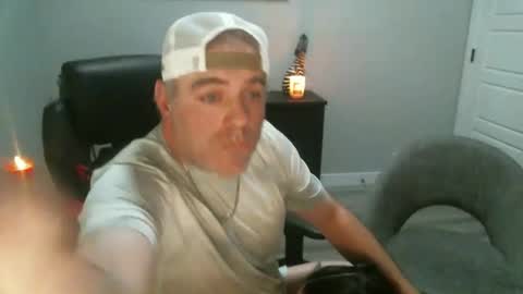 Snapshot of canadianboi6969 chatting on 05.17.26 CanadianBacon6969 online show from 05.17.26