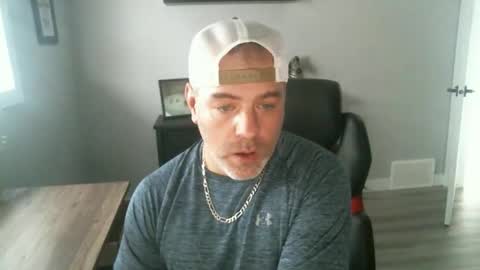 Snapshot of canadianboi6969 chatting on 05.25.26 CanadianBacon6969 online show from 05.25.26