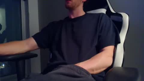 Snapshot of canadianstud18 chatting on 02.27.26 Devon online show from 02.27.26