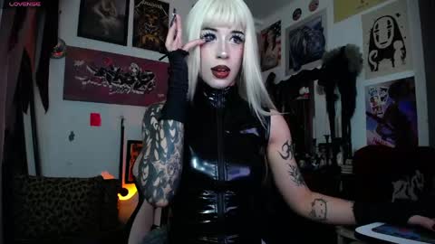 Snapshot of cancer420_ chatting on 05.01.26 Elizabeth666 online show from 05.01.26