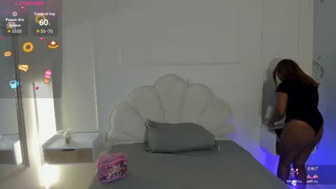 Snapshot of candaceowens chatting on 06.18.26 candaceowens online show from 06.18.26