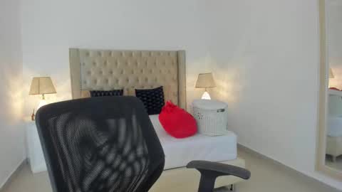 Candie  online show from 11.23.25