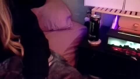 Snapshot of candismiths chatting on 11.30.25 Candi online show from 11.30.25