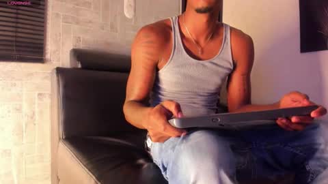 Snapshot of candresruiz chatting on 09.21.25 candresruiz online show from 09.21.25