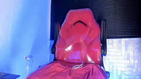 Snapshot of candresruiz chatting on 10.10.25 candresruiz online show from 10.10.25