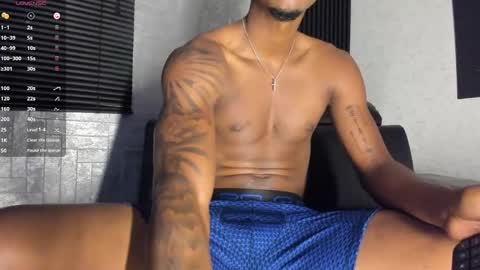 Snapshot of candresruiz chatting on 11.14.25 candresruiz online show from 11.14.25