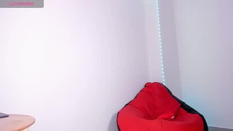 Snapshot of candresruiz chatting on 11.18.25 candresruiz online show from 11.18.25