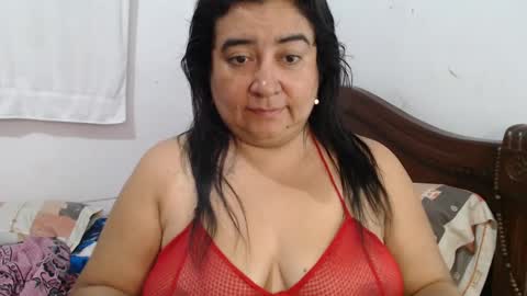 Snapshot of candy_candi chatting on 12.23.24 lucy online show from 12.23.24