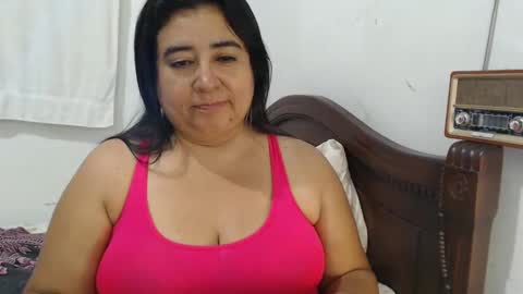 Snapshot of candy_candi chatting on 01.07.25 lucy online show from 01.07.25