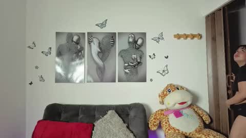 Snapshot of candy_chloe02 chatting on 02.18.26 Im ChloeJoin The Fan Club online show from 02.18.26