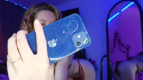 Snapshot of candy_flosse chatting on 10.25.25 candy_flosse online show from 10.25.25