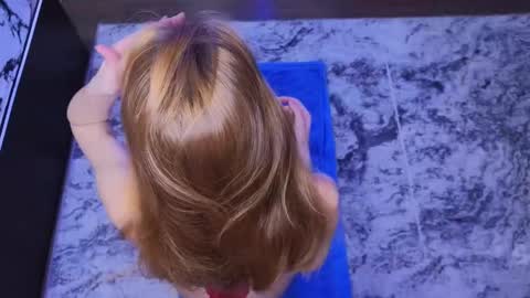 Snapshot of candy_flosse chatting on 10.29.25 candy_flosse online show from 10.29.25