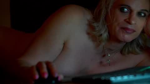 Snapshot of candy_girls_4_u chatting on 11.29.25 ExtraCandy online show from 11.29.25