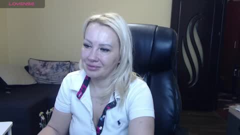 Snapshot of candy_hellenx chatting on 04.05.26 candy_hellenx online show from 04.05.26