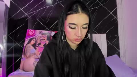 Leila  online show from 10.11.25