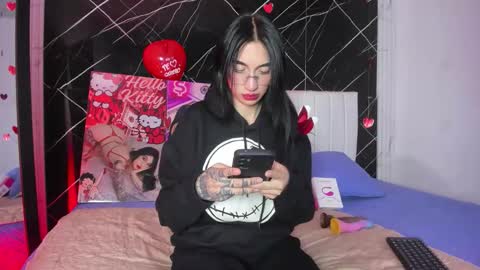 Snapshot of candy_leila3 chatting on 02.15.26 Leila online show from 02.15.26