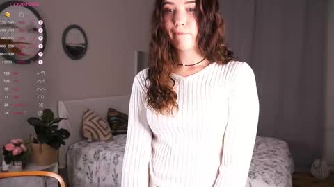 Snapshot of candy_leya chatting on 09.23.25 Leya online show from 09.23.25