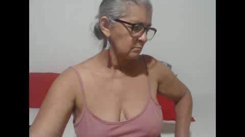 Snapshot of candy_mature_ chatting on 01.08.25 candy online show from 01.08.25