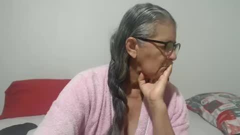 Snapshot of candy_mature_ chatting on 01.09.25 candy online show from 01.09.25