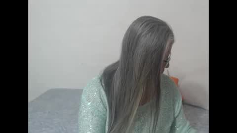 Snapshot of candy_mature_ chatting on 01.12.25 candy online show from 01.12.25