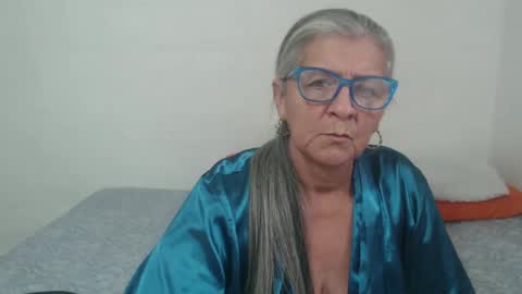 Snapshot of candy_mature_ chatting on 01.13.25 candy online show from 01.13.25