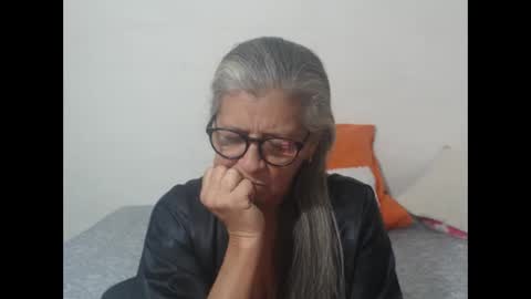 Snapshot of candy_mature_ chatting on 01.16.25 candy online show from 01.16.25