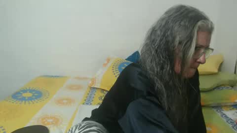 Snapshot of candy_mature_ chatting on 01.17.25 candy online show from 01.17.25