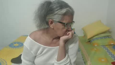 Snapshot of candy_mature_ chatting on 01.18.25 candy online show from 01.18.25