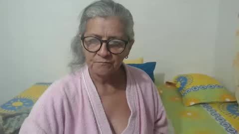 Snapshot of candy_mature_ chatting on 01.19.25 candy online show from 01.19.25