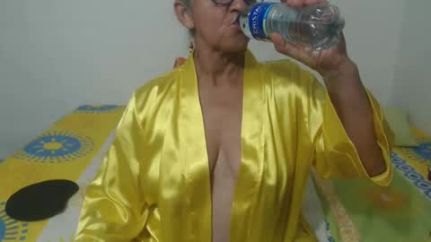 Snapshot of candy_mature_ chatting on 01.24.25 candy online show from 01.24.25