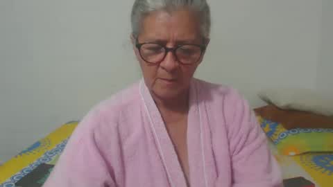 Snapshot of candy_mature_ chatting on 03.11.25 candy online show from 03.11.25