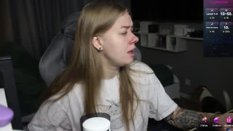 Snapshot of candy_meggie chatting on 12.07.24 Megan online show from 12.07.24