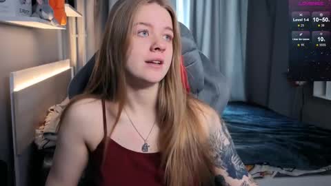 Snapshot of candy_meggie chatting on 02.14.25 Megan online show from 02.14.25