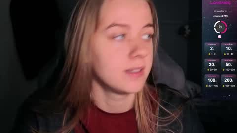 Snapshot of candy_meggie chatting on 09.19.25 Megan online show from 09.19.25