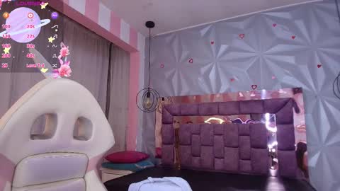 Snapshot of candy_morgan412 chatting on 09.24.25 Ania online show from 09.24.25