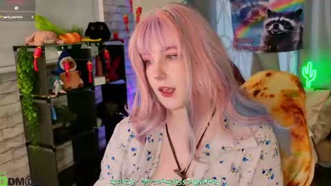 Snapshot of candy_yeahh chatting on 07.04.26 Mary online show from 07.04.26