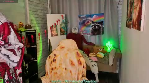 Snapshot of candy_yeahh chatting on 07.27.26 Mary online show from 07.27.26