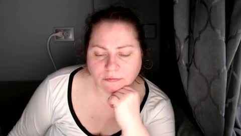 Laura online show from 11.04.25